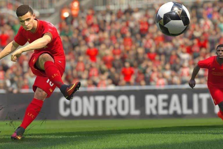 liverpool-player-felipe-coutinho-shown-in-the-new-pes-2017-video-game-768x512